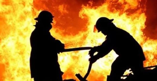 السيطرة على حريق 4 سيارات ملاكى بجوار موقف بنها العمومى