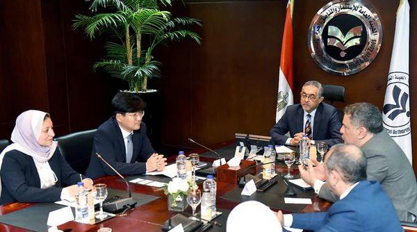 رئيسا «الهيئة العامة للاستثمار» و«سامسونج» يبحثان خطط الشركة 