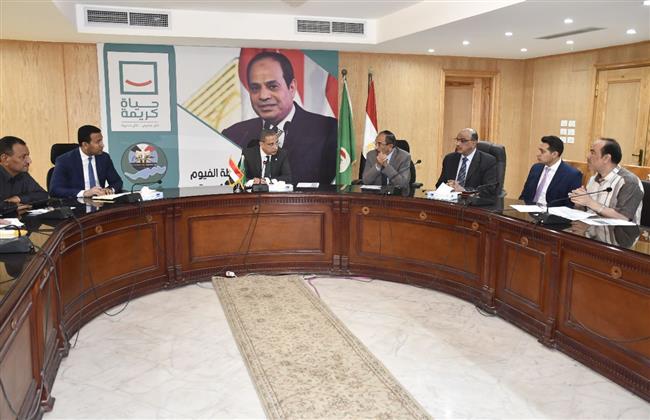 محافظ الفيوم يتابع الموقف التنفيذي لمشروعات خطة الرصف الاستثمارية والعاجلة