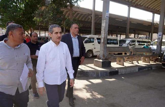 محافظ الغربية يطمئن على الالتزام بالتعريفة الجديدة بمواقف زفتى 