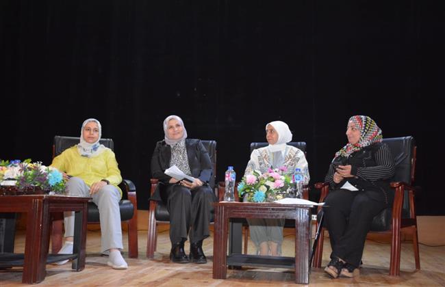 عميد كلية بنات عين شمس يفتتح فعاليات أسبوع العلم و المؤتمر السنوى للكلية
