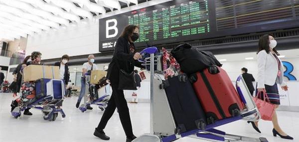 اليابان ترفع بالكامل قيود السفر إلى الخارج بعد انتهاء حالة الطوارئ بسبب جائحة كورونا