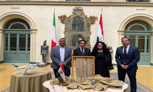 «مصر للطيران» تنقل كنوز مصر بالمجان على رحلتها القادمة من إيطاليا