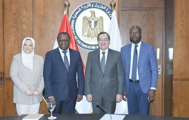 وزير البترول يبحث مع وفد من البنك الدولي تعزيز التعاون بمجالات الغاز والتعدين