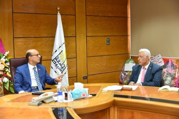  رئيس جامعة أسيوط يلتقي بوكيل وزارة القوى العاملة