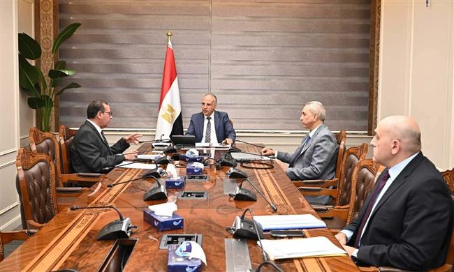 وزير الرى:رفع مساحى للمشروعات القومية وقطار المونوريل بين مدينة الجيزة ومدينتى زايدو«٦ أكتوبر» 