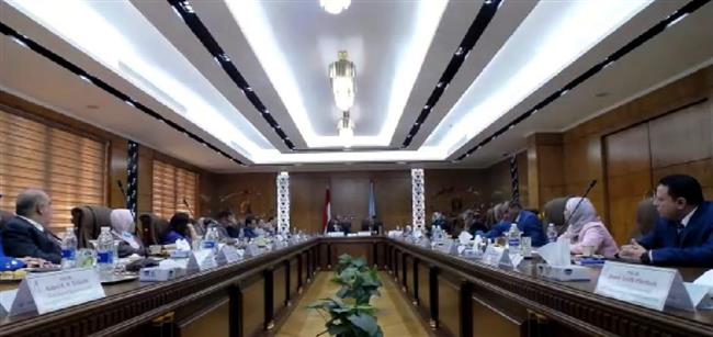 وزير التعليم العالى يرأس اجتماع مجلس إدارة المركز القومي للبحوث