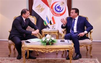   وزير الصحة يناقش مع سفير أوزبكستان تعميق التعاون بين البلدين في مكافحة الفيروسات الكبدية 