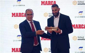بنزيما يفوز بجائزة «الماركا».. ويعلق حول مستقبله مع ريال مدريد