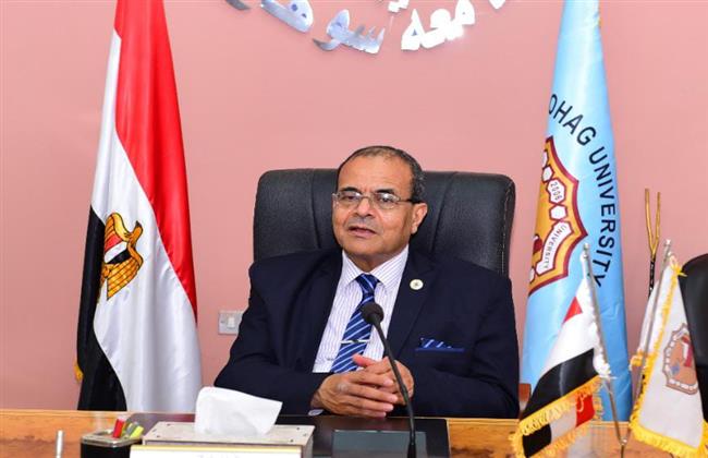 "استراتيجيات التدريس والتعلم" دورة تدريبية ينظمها مركز تنمية قدرات أعضاء هيئة التدريس بجامعة سوهاج