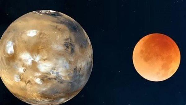 في سماء مصر.. القمر يقترن اليوم بزحل لؤلؤة المجموعة الشمسية 