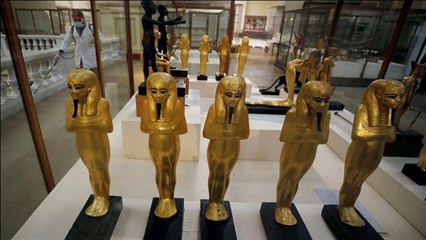 الحكومة ترد على أنباء نقل قطع أثرية خارج مصر للفحص والدراسة 