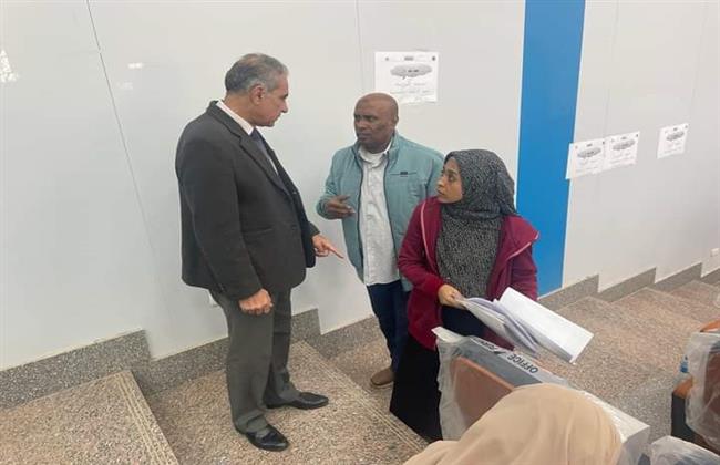 جولة تفقدية بكلية الألسن جامعة أسوان لمتابعة امتحانات الفصل الدراسي الثاني