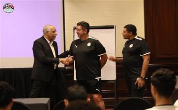 جمال علام يزور معسكر منتخب مصر ويجتمع بـ فيتوريا واللاعبين