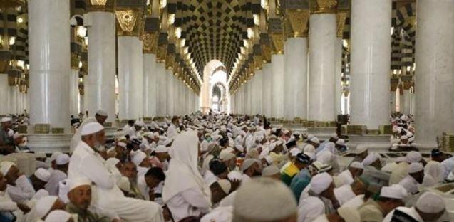 ما حكم الخروج من المسجد بعد الأذان؟..الإفتاء تجيب