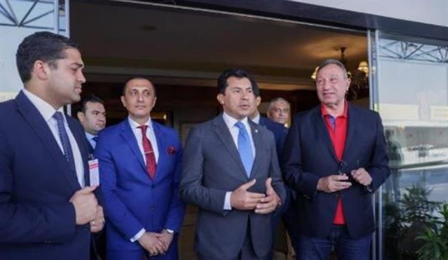 وزير الرياضة يستقبل بعثة النادي الأهلي بمطار القاهرة