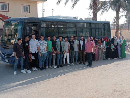 محافظ الإسماعيلية يوجه بتوفير وسيلة مواصلات لطلاب الثانوي العام بقرية الأبطال