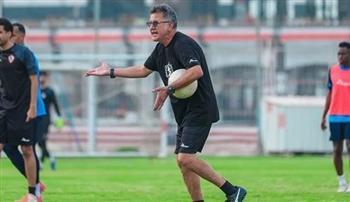 «أوسوريو» يعقد جلسة مع لاعبي الزمالك