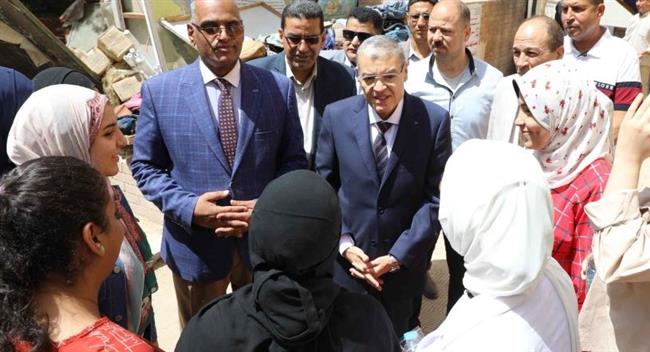 يؤديها أكثر من 40 ألف طالب.. محافظ المنيا في جولة تفقدية للجان الثانوية العامة