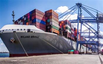   تداول 40 سفينة حاويات وبضائع عامة بميناء دمياط