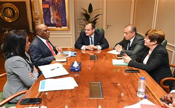   وزير التجارة والصناعة يجتمع مع وفد البنك الأفريقي للإستيراد والتصدير 