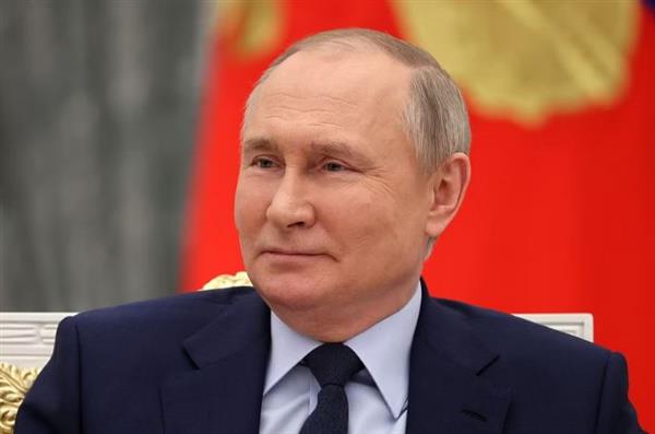 بوتين يهنئ مواطني بلاده بمناسبة «يوم الاستقلال»