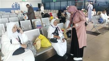 «البحوث الإسلامية» يطلق أول قافلة للتوعية بمناسك الحج داخل مطار القاهرة