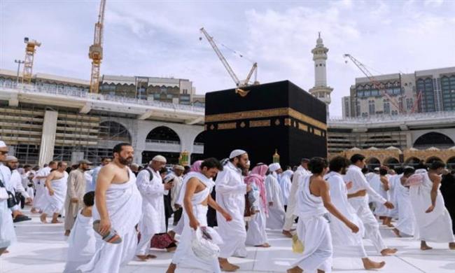 الإفتاء تكشف حكم طواف القدوم وكيفيته