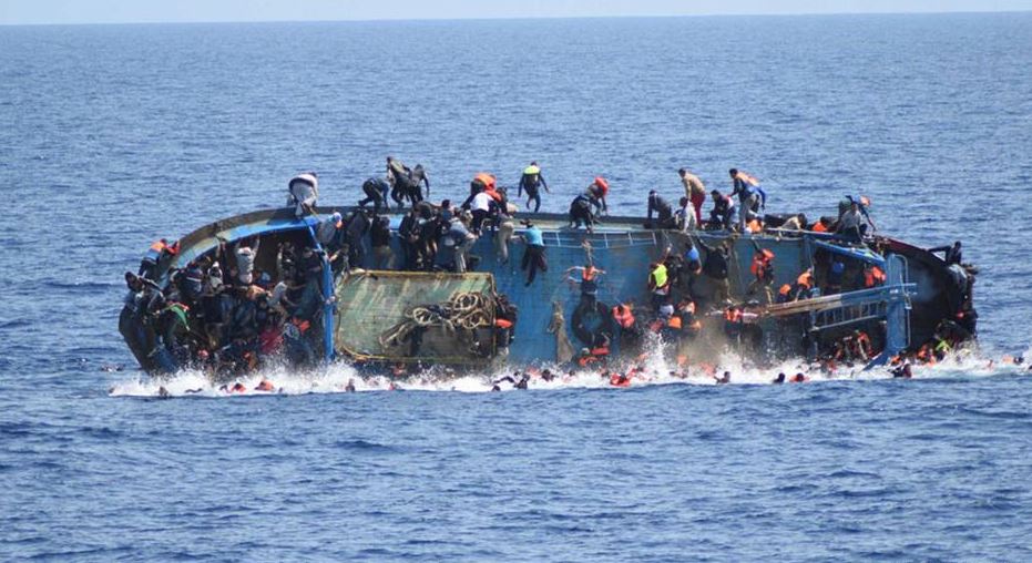 إنقاذ 80 مهاجر إثر انقلاب قاربهم قبالة سواحل اليونان