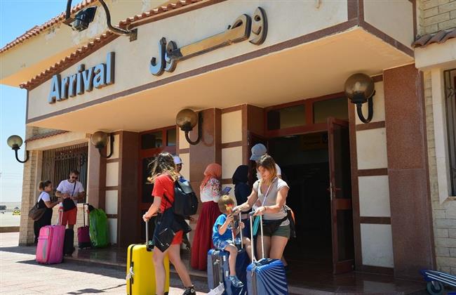 مطار مرسى مطروح يستقبل ٧ طائرات "شارتر" تحمل سياح من ايطاليا