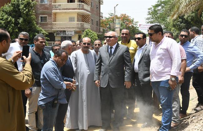 بتكلفة 3 مليون.. محافظ قنا يتفقد أعمال مشروع خط مياه الشرب الجديد بقرية أولاد نجم