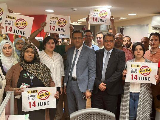 80 صحفيا وإداريا بمكتب الإذاعة البريطانية بالقاهرة يضربون عن العمل
