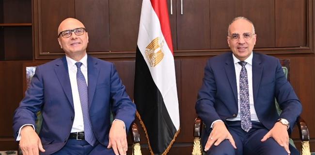 وزير الري يستقبل وزير الزراعة والموارد المائية التونسي لتعزيز التعاون 
