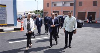 الرئيس السيسي يتفقد عددا من المشروعات ضمن مبادرة "حياة كريمة" بقرية الأبعادية في البحيرة