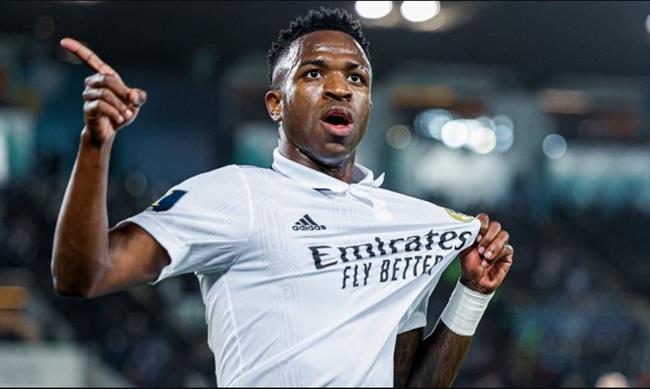 فينيسيوس يعلق علي صفقة ريال مدريد