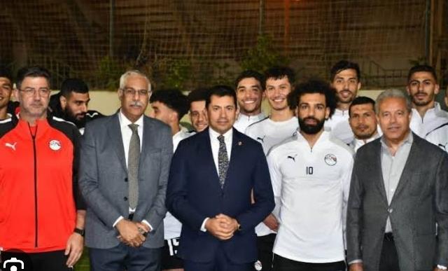وزير الشباب والرياضة يهنئ المنتخب الوطني بالتأهل لأمم إفريقيا للمرة 26 في تاريخه