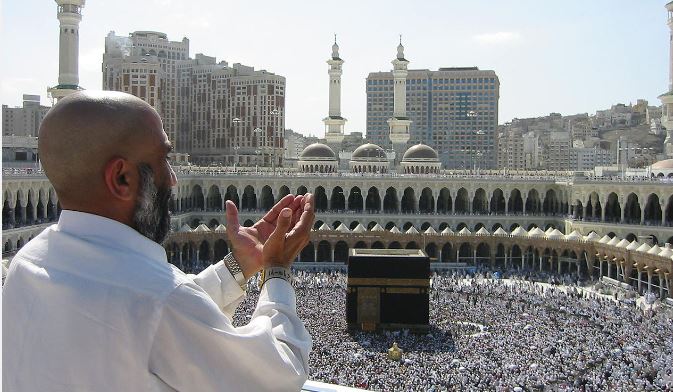 حجاج بيت الله الحرام يغادرون مطار القاهرة