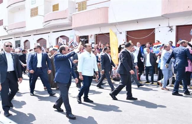 الصحف تبرز تفقد الرئيس السيسي عددا من مشروعات "حياة كريمة" بالبحيرة 