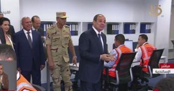 السيسي يستمع إلى شرح عن مهام غرفة التخطيط في محطة تحيا مصر