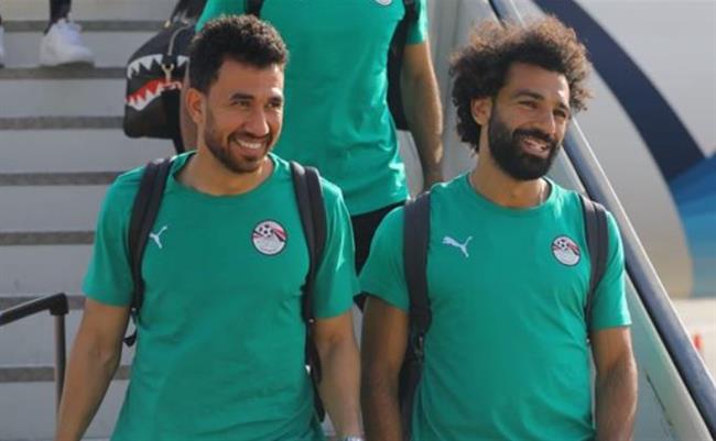 بعثة منتخب مصر تصل القاهرة بعد الفوز على غينيا والتأهل لأمم أفريقيا