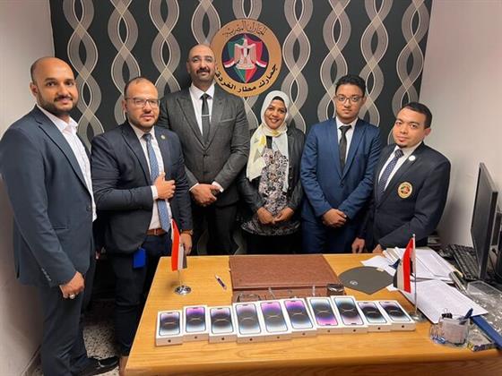 إحباط محاولة تهريب هواتف محمولة بمطار الغردقة الدولى 