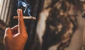   دراسة: محبو السهر والتدخين عرضة لخطر الموت المبكر 