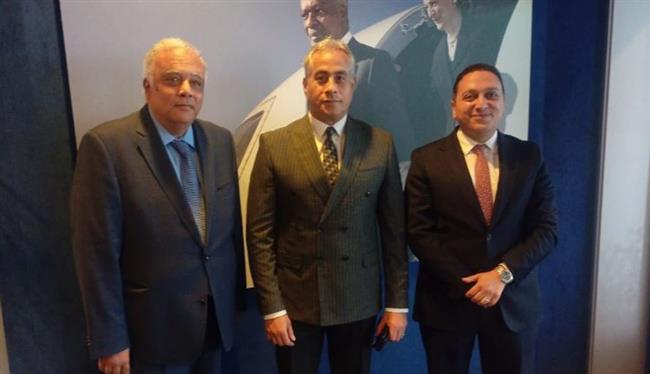 مندوب مصر لدى الأمم المتحدة يودّع وزير العمل بمطار جنيف الدولى 