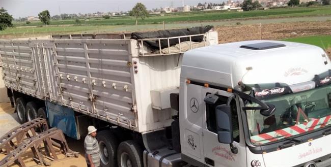 تموين الشرقية تضبط 300 طن قمح مهربة داخل مخازن بالحسينية  