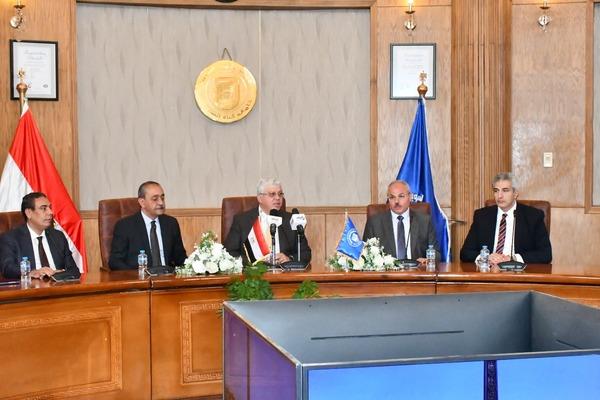 مؤتمر صحفي لوزير التعليم العالي والبحث العلمي في ختام زيارته لجامعة قناة السويس