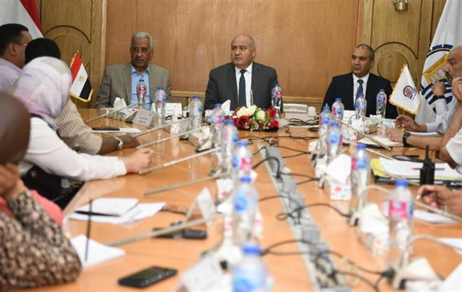 "الداودي" يستعرض المقترح النهائي لتنفيذ الكورنيش الجديد غرب النيل