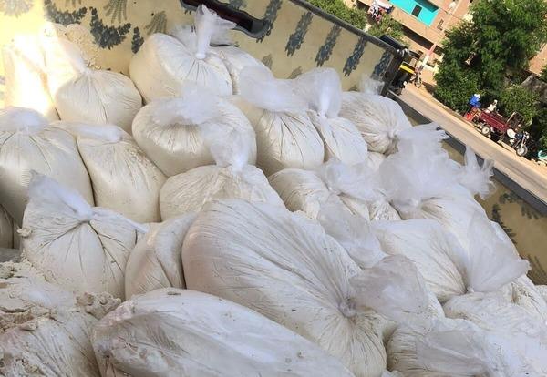 ضبط 2 طن مواد غذائية غير صالحة للاستهلاك الآدمي بالشرقية