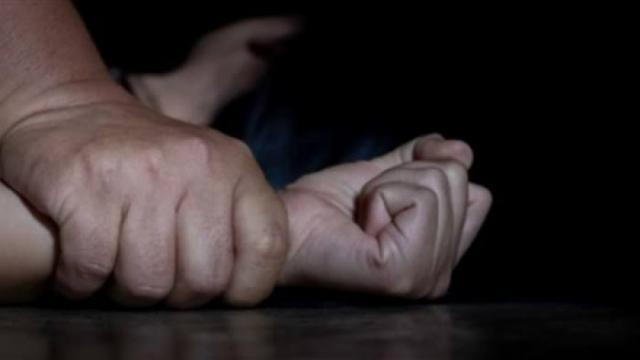 خدها شقته.. طالبة التجارة استخبت داخل عمارة هربا من زوجها.. اعرف القصة