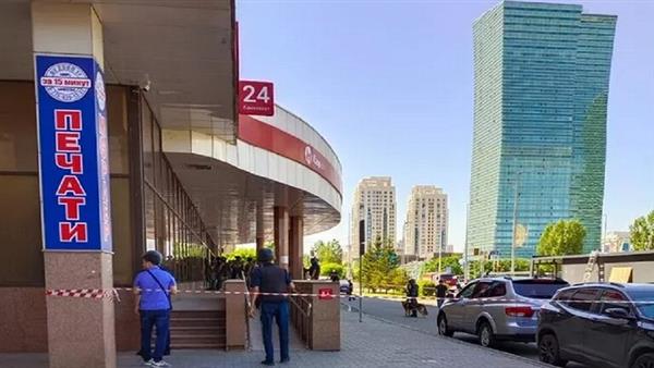 القبض على مسلح احتجز رهائن في بنك بعاصمة كازاخستان وتحرير جميع الرهائن