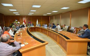 رئيس جامعة أسيوط يرأس اجتماع لجنة إدارة الجامعة الأهلية 